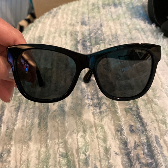Black Chanel sunglasses - Picture 1 of 14